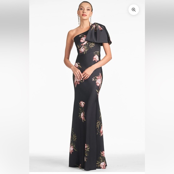 Sachin + Babi Dresses & Skirts - Sachin & Babi AUBREY GOWN - NOIR BLOSSOM size 6